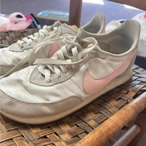 Womens Nike Sneakers Size 9